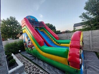 Prenajom skakaci hrad