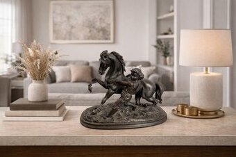 Bronzová soška - Chlapec s koňom