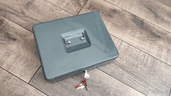 Predám kovové pokladničky.