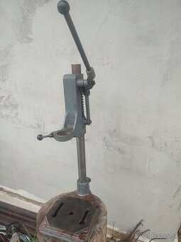 Stojan na vŕtačku Narex liatinový Výška 670 mm.