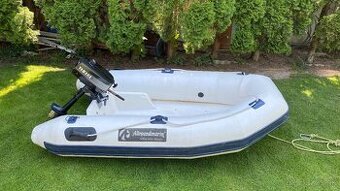 Predám závesný lodný motor Yamaha 2 HP plus gumový Cln s lam