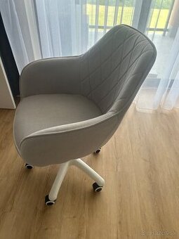 Kancelarska stolicka siva, 4 mesacna, povodne 90€