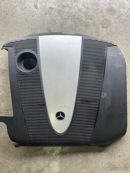 Kryt motora Mercedes Benz A6460160624