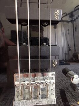 Warwick Vampyre basgitara+Hartke VX2515 combo