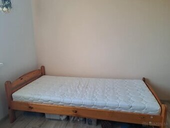 Masivna posteľ s madracou 90x200
