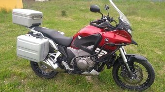 Honda Crosstourer VFR 1200 r. 2013
