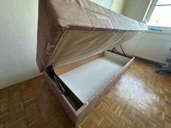 Ponúkam posteľ