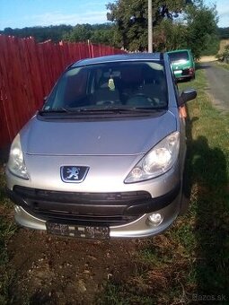 Peugeot 1007 na náhradné diely_lacno 400za všetko - 1