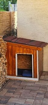 Zateplená drevená buda pre psa