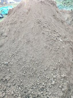 Darujem hlinu za odvoz