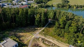 KRÁSNY POZEMOK SO STAVEBNÝM POVOLENÍM, 701 m2 - OBORA 1