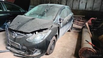 Mazda 2 1.3 Havarovaná