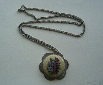 Náhrdelník s gobelínom