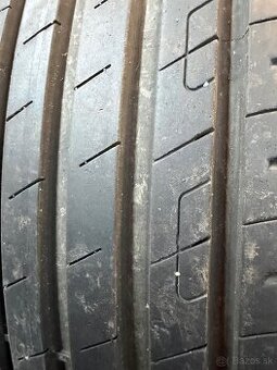 Predám letné pneu Goodyear 205/55R17
