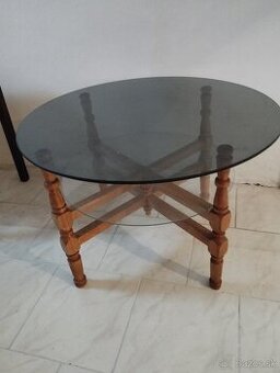 Sklenený stolik