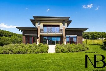 Exkluzívna vila s dvojgarážou a pozemkom 875 m², Trenčín - K