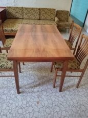 Stoličky a stôl