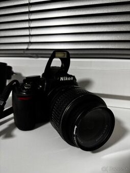 Nikon D3100 + objektív + nabíjačka