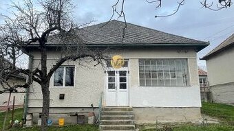 NA PREDAJ 3-izbový rodinný dom, s 18á pozemkom