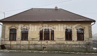 Na predaj veľký, starší rodinný dom v Rimavských Janovciach