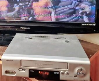 VHS videorekordér a TV tuner ladenie Watson Philips