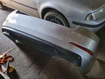 Škoda octavia 3 sedan zadný narážník parkovacie senzory