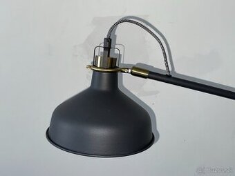 Stojanová lampa
