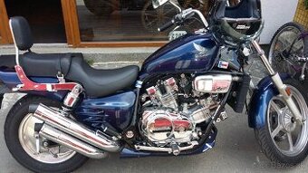 Honda Magna 750
