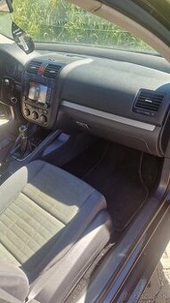 ponúkam golf 5 1.9 77 kw - 1