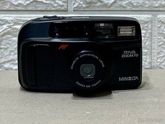 Minolta RIVA zoom 70 …. Fotoaparat …. Kinofilm