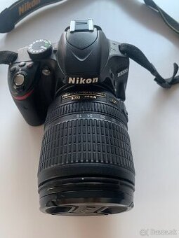 Digitálna zrkadlovka Nikon D3200 s objektívom 18-105 mm