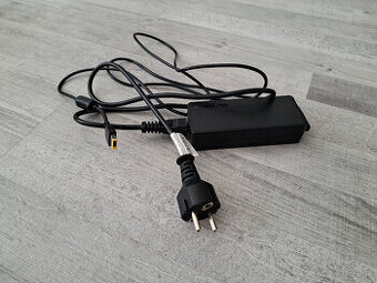 Nabíjačky LENOVO - hranatá koncovka