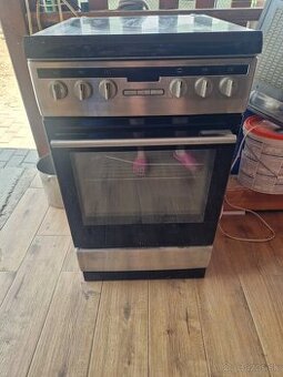 Sporák Amica SHM 5784DA X s grilovacou ihlou