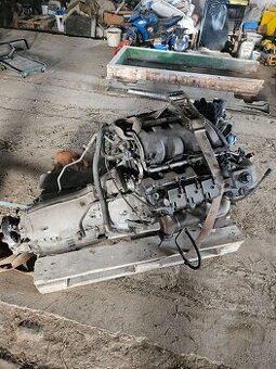 Predam motor z prevodovku z mercedes s500 w220 cena 1800