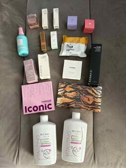 Farmasi kozmetika a iné