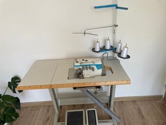 Priemyselný šijací stroj overlock Jack E 4
