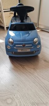 Auto Fiat 500 modrá