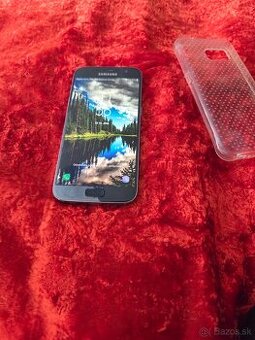 Samsung S7 čierny používaný plné funkčný trochu dole pri dis