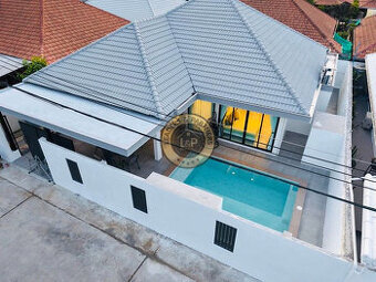 Moderná 5 izbová vila s bazénom v Thajsku-Pattaya