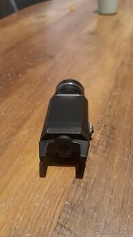 Taktické svietidlo na zbraň - 1