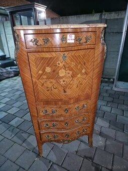 22 - Predám elegantný kabinet v štýle Ľudovíta XV