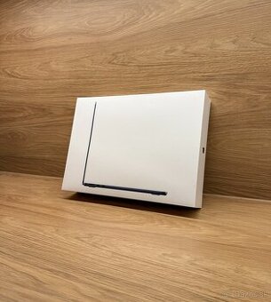 Macbook Air 13,6” M2 (2022) 8GB / 256GB Midnight