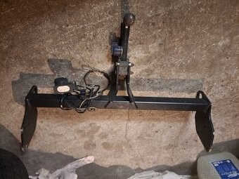 Predam ťažné zariadenie PAJERO 4