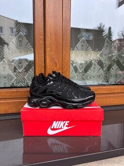 Nike Air Max Plus Triple Black