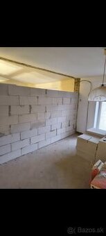 Hľadám prace pre dvoch šikovných stavebných robotníkov.