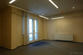 Prenájom - kancelárske priestory s terasou, 30 m2