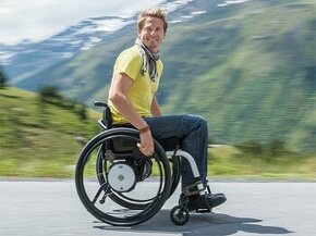 invalidny vozik 44cm + pridávne el, kolesa E-Motion - 1