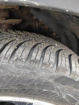 Goodyear Vector 4 Seasons 215/60r17