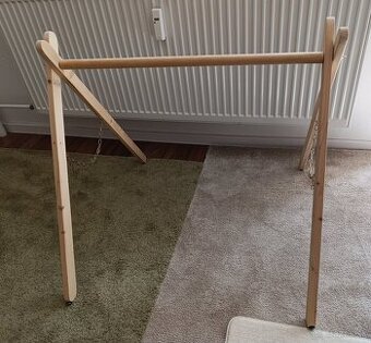 Drevená hrazdička pre bábätko