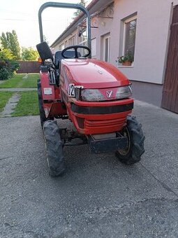 Japonský malotraktor Yanmar KE-40